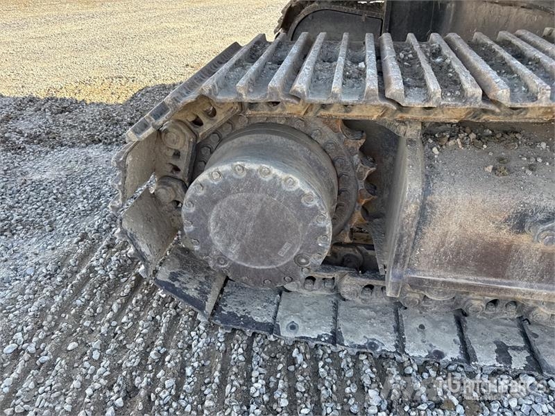 CASE CX300D Tracked Excavator Pásové rýpadlá