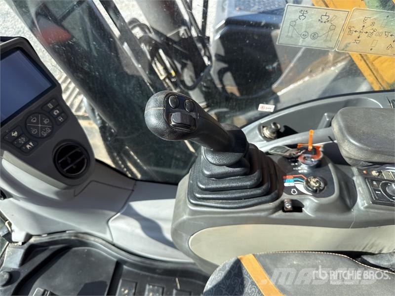 CASE CX300D Tracked Excavator Pásové rýpadlá