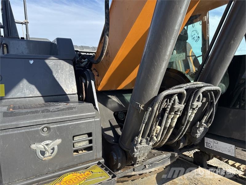 CASE CX300D Tracked Excavator Pásové rýpadlá