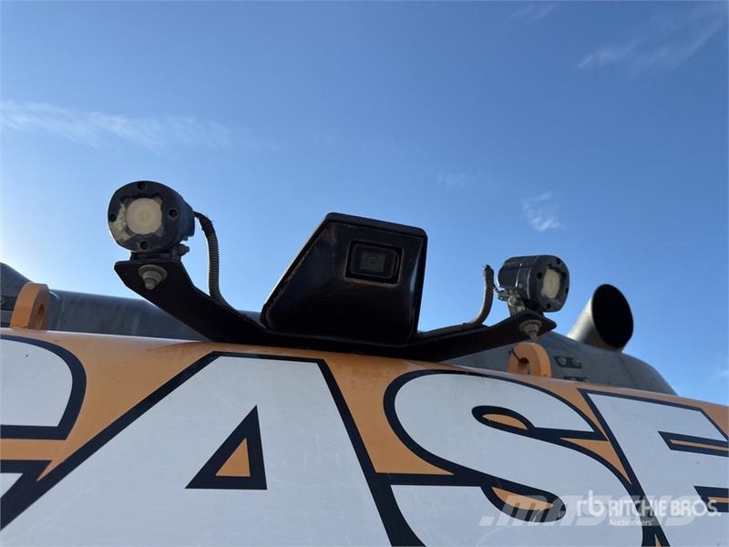 CASE CX300D Tracked Excavator Pásové rýpadlá
