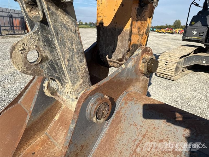 CASE CX300D Tracked Excavator Pásové rýpadlá