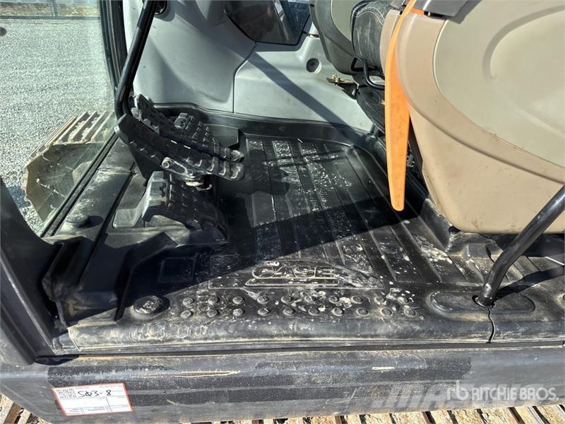 CASE CX300D Tracked Excavator Pásové rýpadlá