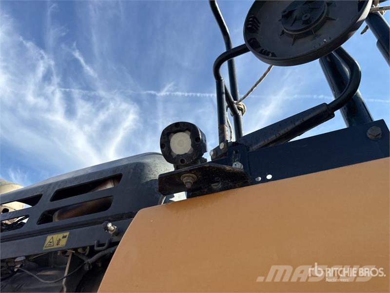 CASE CX300D Tracked Excavator Pásové rýpadlá