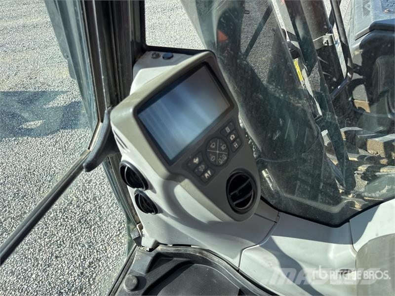 CASE CX300D Tracked Excavator Pásové rýpadlá