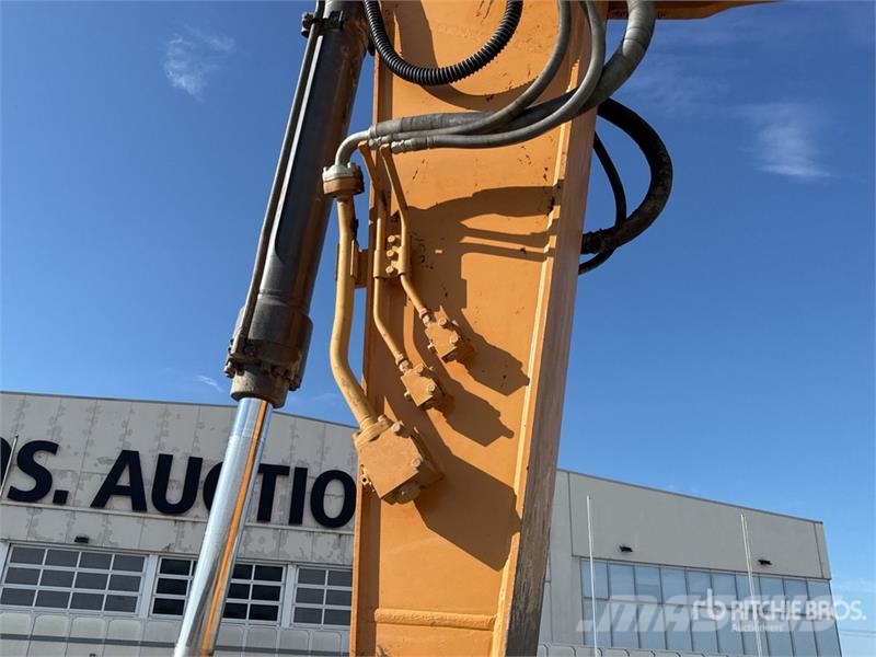 CASE CX300D Tracked Excavator Pásové rýpadlá