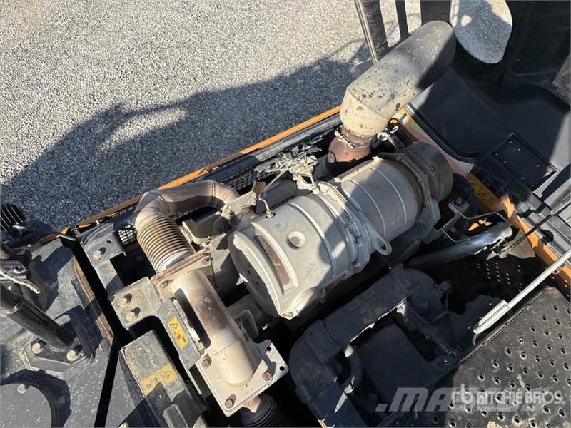 CASE CX300D Tracked Excavator Pásové rýpadlá