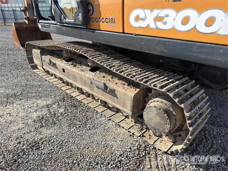 CASE CX300D Tracked Excavator Pásové rýpadlá