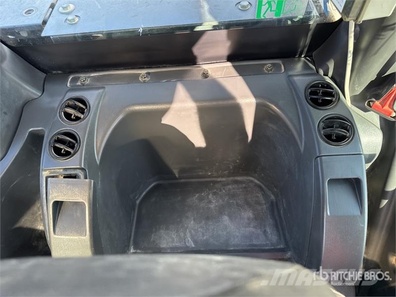 CASE CX300D Tracked Excavator Pásové rýpadlá