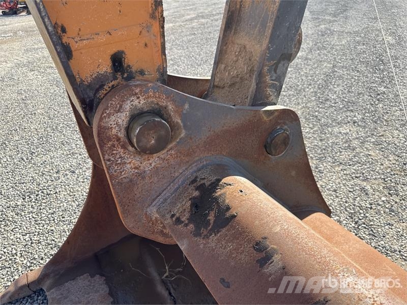 CASE CX300D Tracked Excavator Pásové rýpadlá