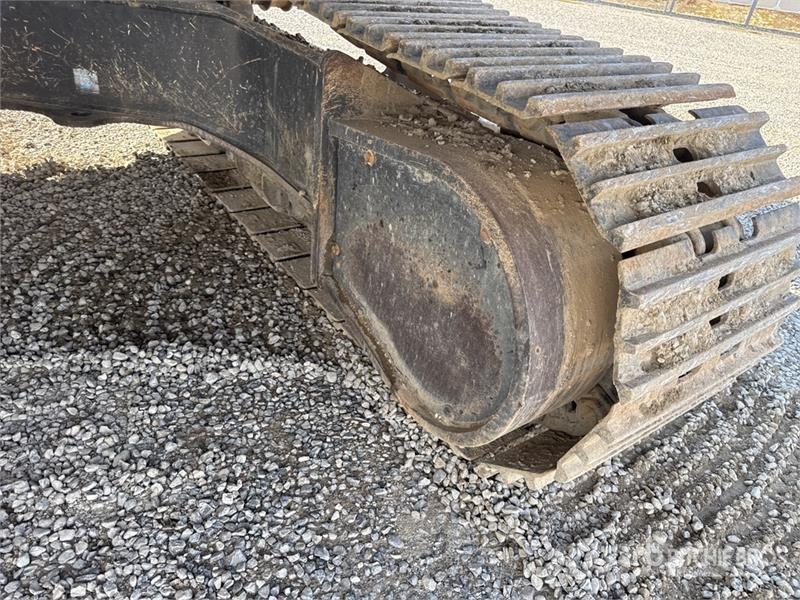 CASE CX300D Tracked Excavator Pásové rýpadlá