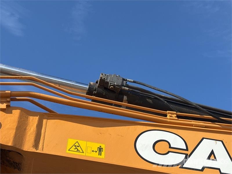 CASE CX300D Tracked Excavator Pásové rýpadlá