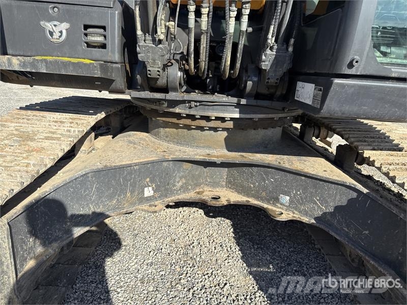 CASE CX300D Tracked Excavator Pásové rýpadlá