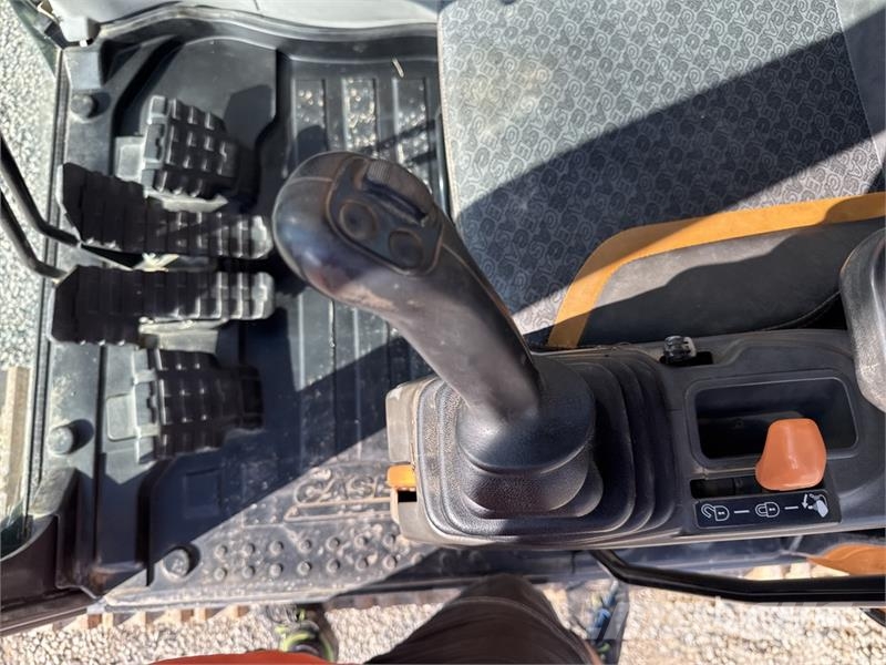CASE CX300D Tracked Excavator Pásové rýpadlá
