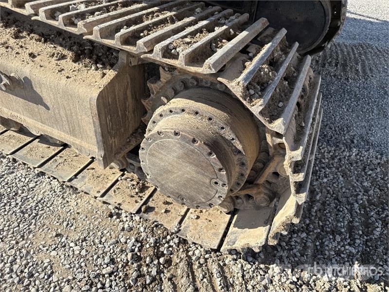CASE CX300D Tracked Excavator Pásové rýpadlá