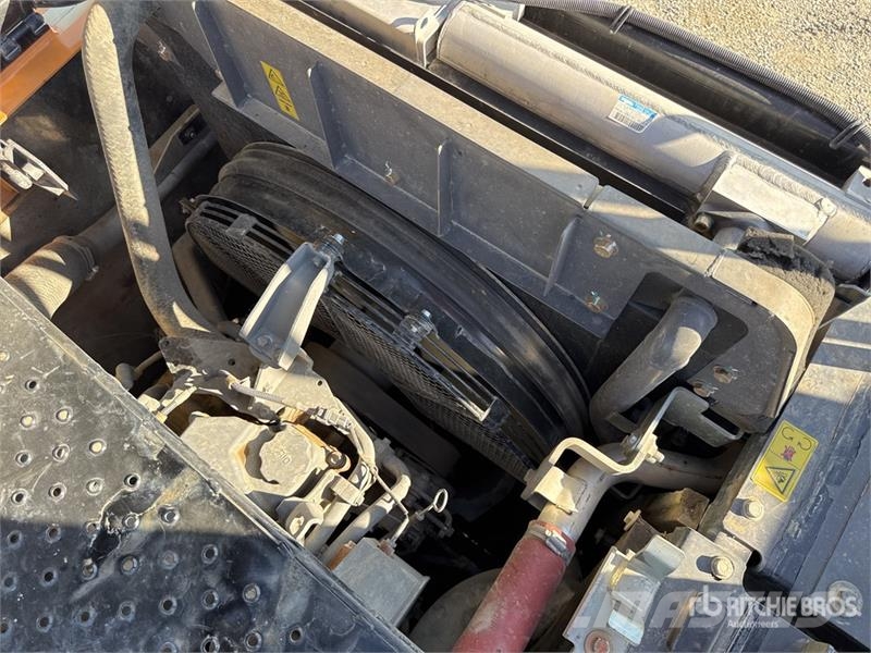 CASE CX300D Tracked Excavator Pásové rýpadlá