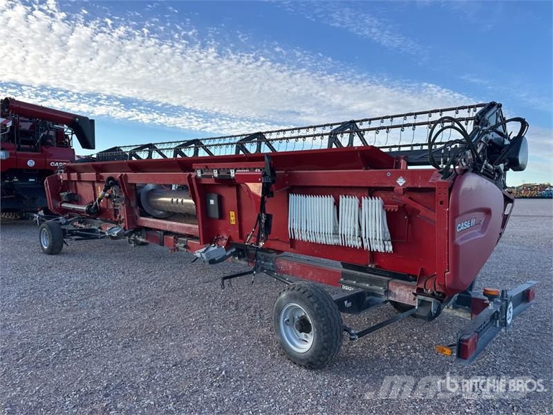 Case IH Axial Flow 8250 Harvest Command Combine Harvester Kombajni