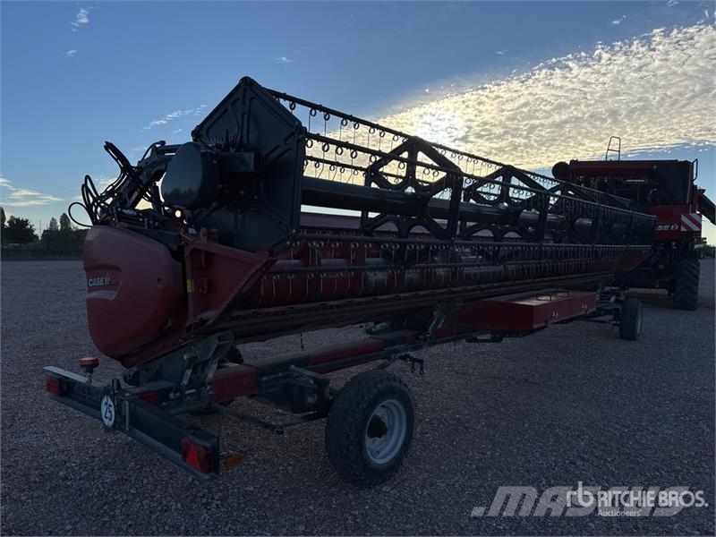 Case IH Axial Flow 8250 Harvest Command Combine Harvester Kombajni