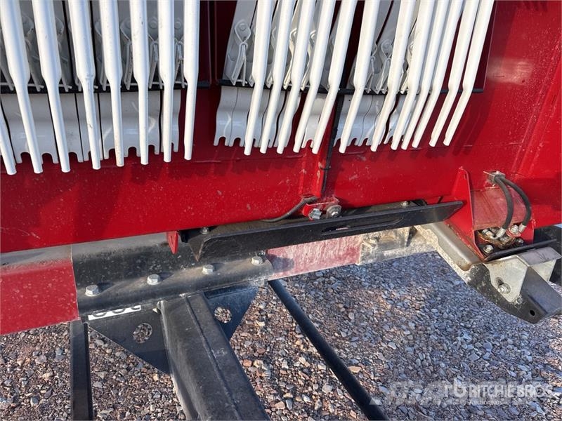 Case IH Axial Flow 8250 Harvest Command Combine Harvester Kombajni