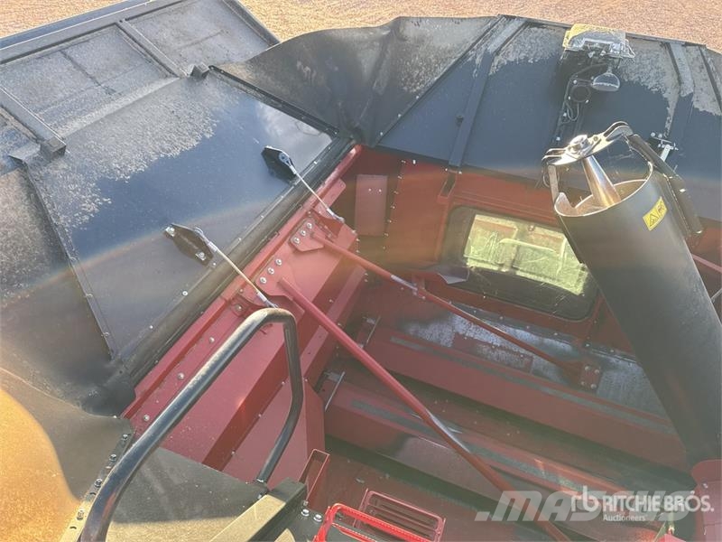 Case IH Axial Flow 8250 Harvest Command Combine Harvester Kombajni