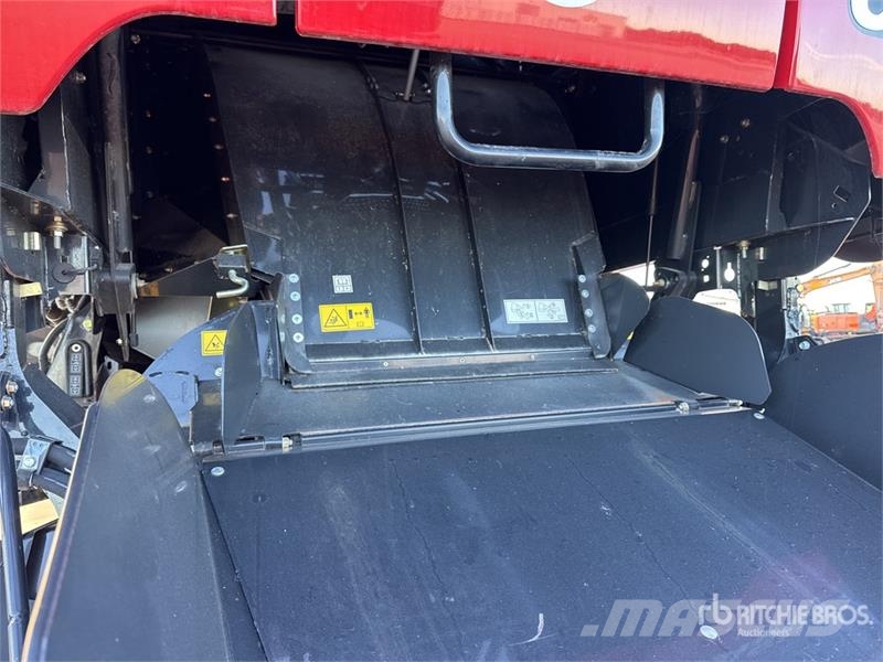 Case IH Axial Flow 8250 Harvest Command Combine Harvester Kombajni