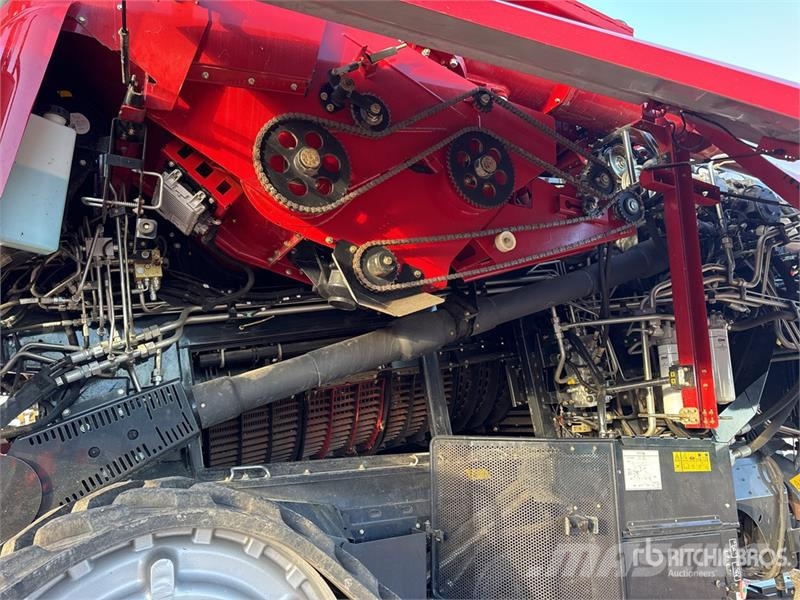 Case IH Axial Flow 8250 Harvest Command Combine Harvester Kombajni