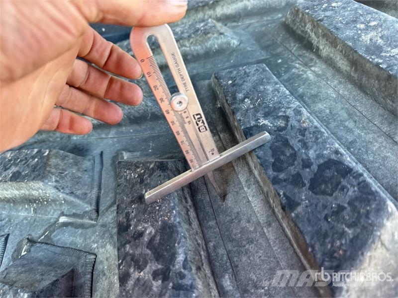 Case IH Axial Flow 8250 Harvest Command Combine Harvester Kombajni