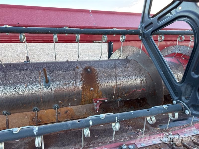 Case IH Axial Flow 8250 Harvest Command Combine Harvester Kombajni