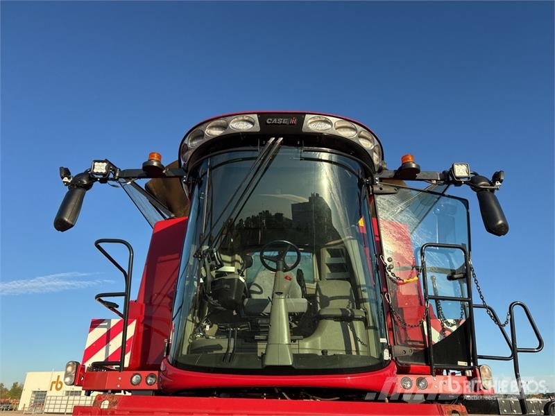 Case IH Axial Flow 8250 Harvest Command Combine Harvester Kombajni