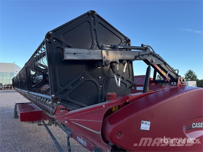 Case IH Axial Flow 8250 Harvest Command Combine Harvester Kombajni