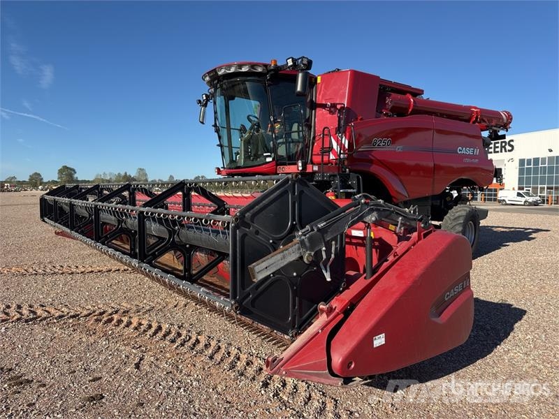 Case IH Axial Flow 8250 Harvest Command Combine Harvester Kombajni