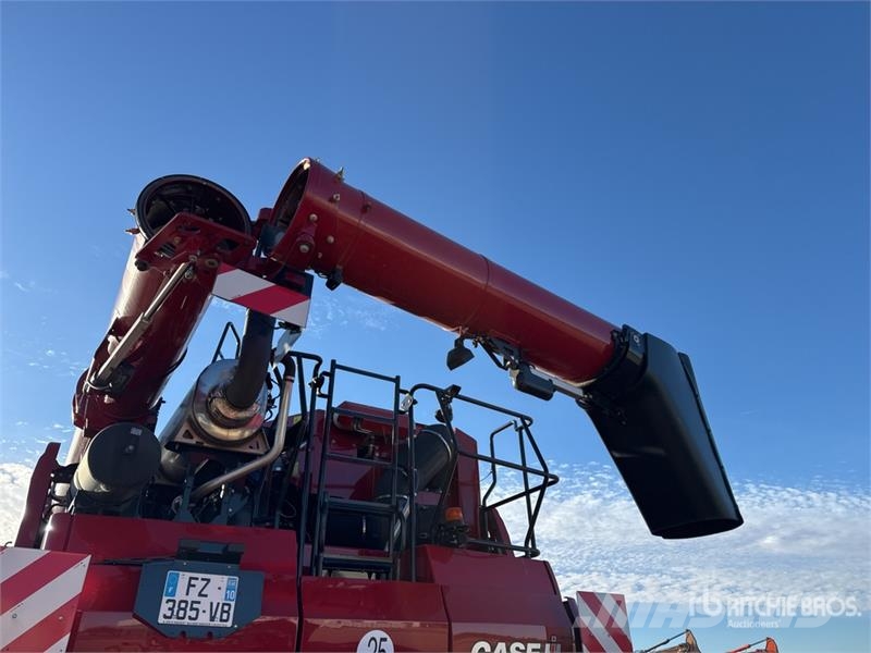 Case IH Axial Flow 8250 Harvest Command Combine Harvester Kombajni