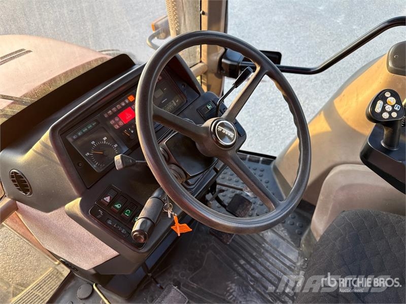 Case IH CVX150 4WD Tractor Traktori