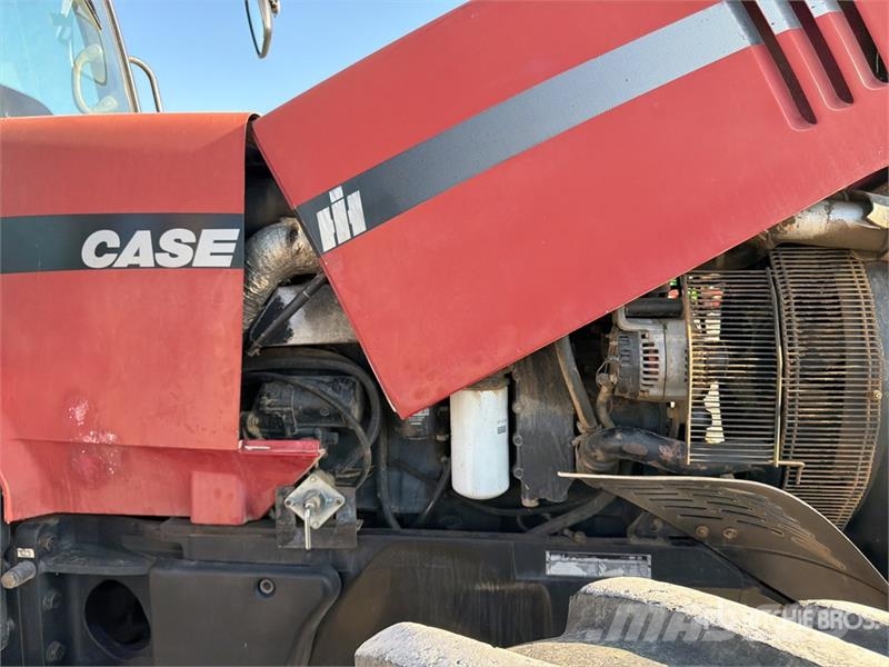 Case IH MX 2702 4WD Tractor (Inoperable) Trattori
