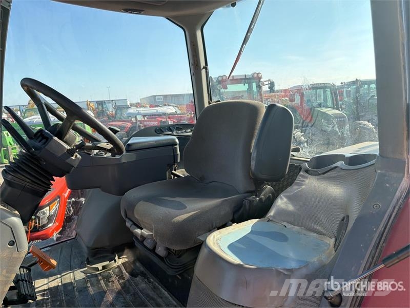 Case IH MX 2702 4WD Tractor (Inoperable) Trattori