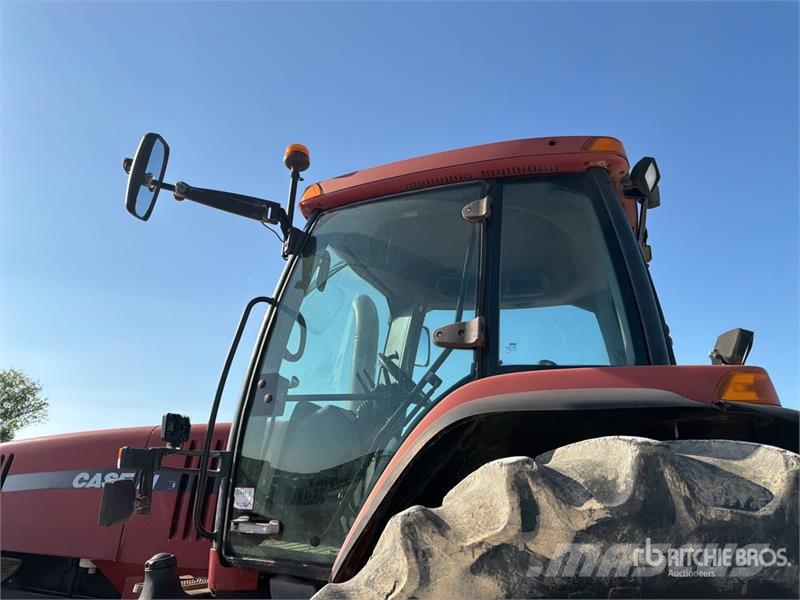 Case IH MX 2702 4WD Tractor (Inoperable) Trattori