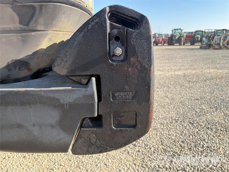 CASE MX 2702 4WD Tractor (Inoperable) Traktorok