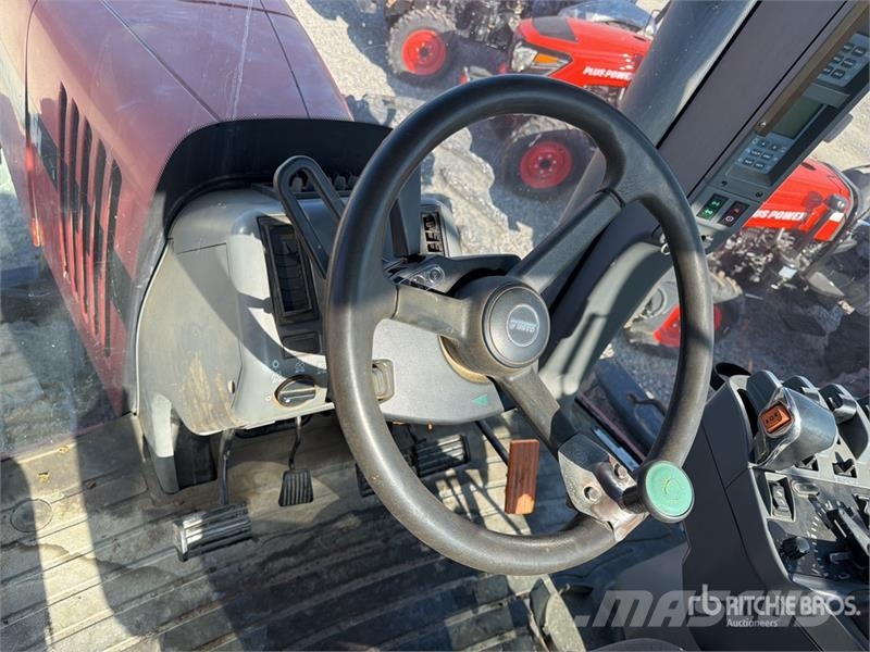 CASE MX 2702 4WD Tractor (Inoperable) Traktorok