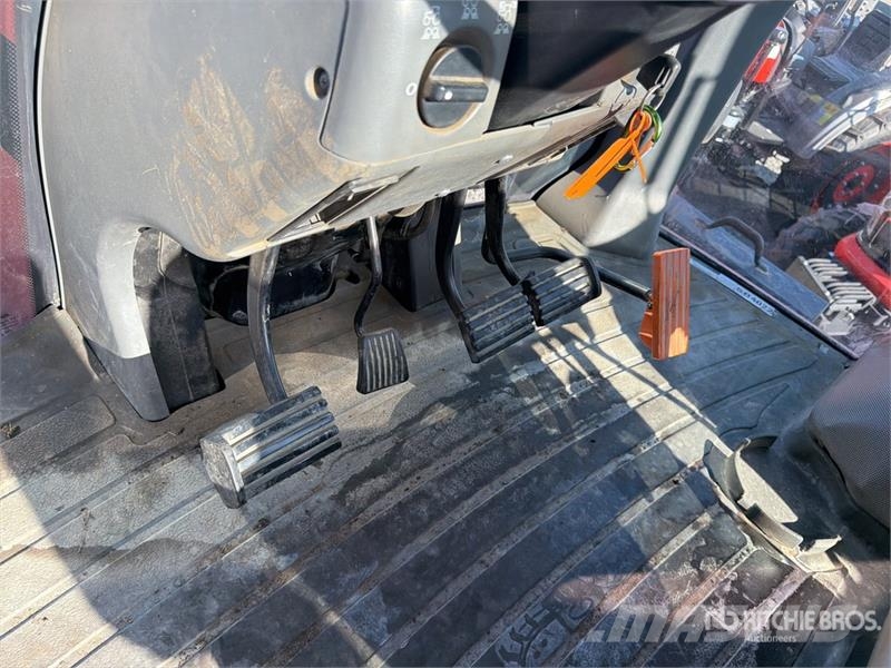 CASE MX 2702 4WD Tractor (Inoperable) Traktorok