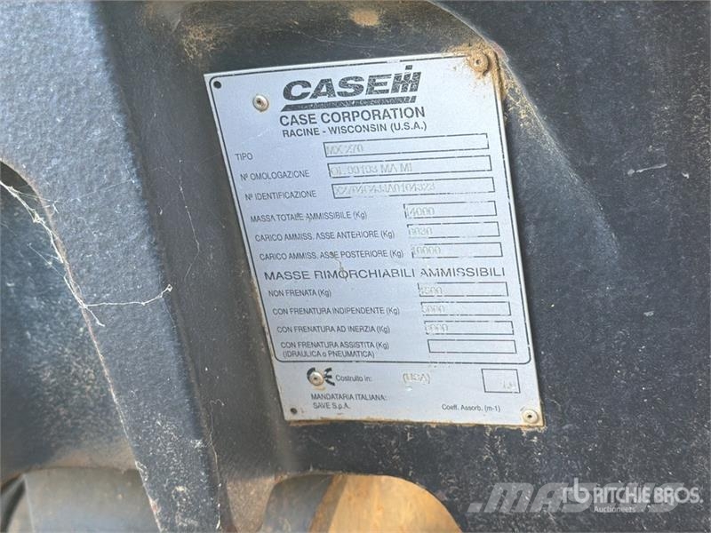 CASE MX 2702 4WD Tractor (Inoperable) Traktorok