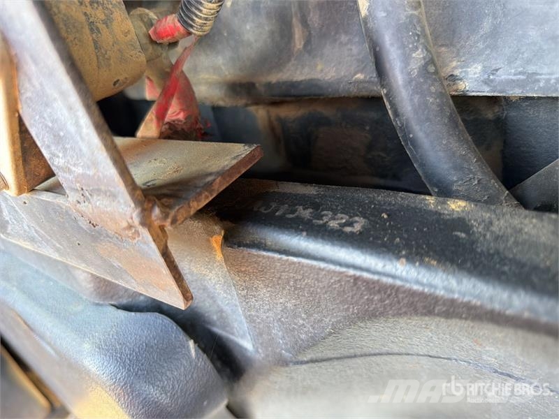 CASE MX 2702 4WD Tractor (Inoperable) Traktorok