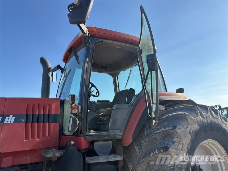 CASE MX 2702 4WD Tractor (Inoperable) Traktorok