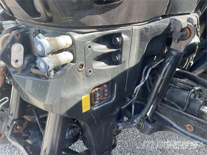 CASE Optum 270 CVM 4WD Tractor Traktoriai