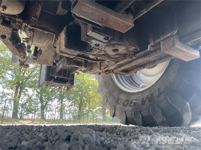 CASE Optum 270 CVM 4WD Tractor Traktoriai