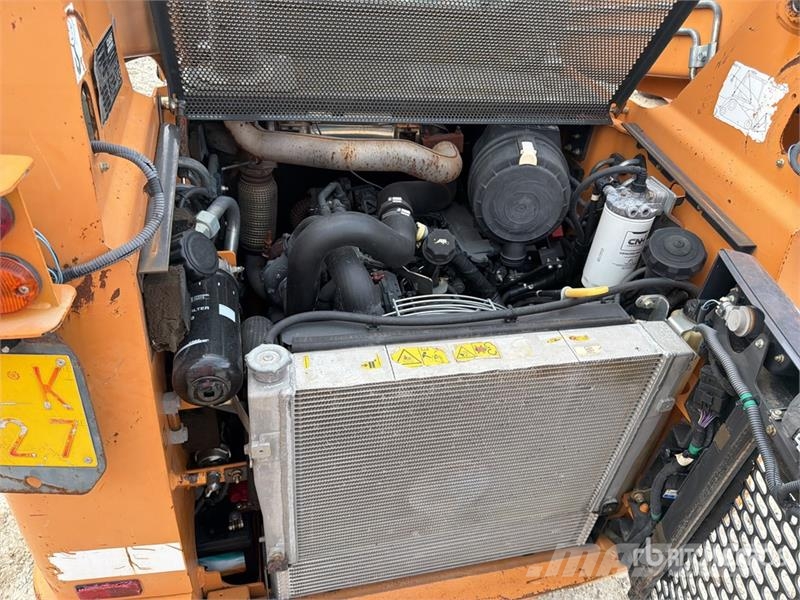 CASE SR210 Mini Pale Gommate