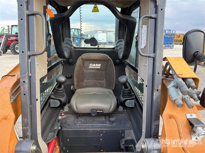 CASE SR210 Mini Pale Gommate