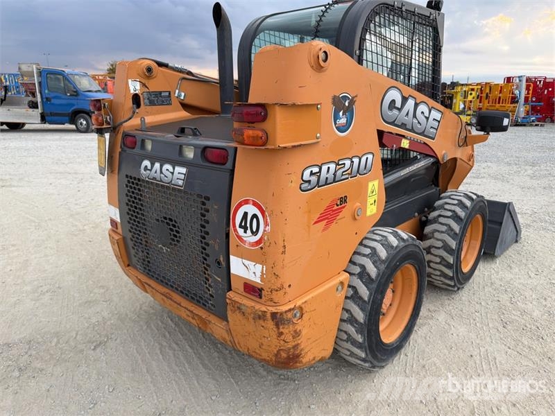 CASE SR210 Mini Pale Gommate