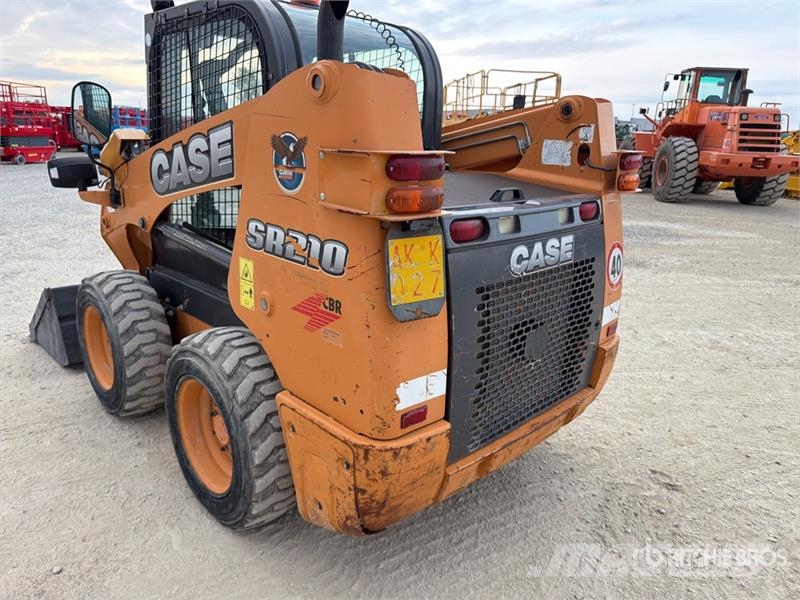 CASE SR210 Mini Pale Gommate