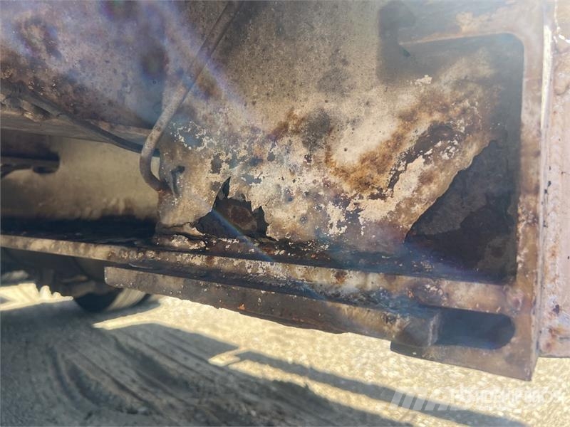 Castera 3TS24TSA Tri/A Remorque Porte-Engin 3 Essieux Lowb Remorque surbaissée