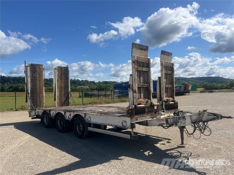 Castera 3TS24TSA Tri/A Remorque Porte-Engin 3 Essieux Lowb Remorque surbaissée