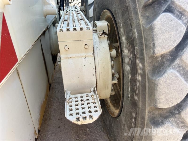 CAT 120M VHP Tiehöylät